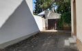 2-Hof Blick Garage Eingangstreppe
