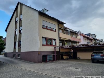 Gepflegtes 4-Familien-Haus mit Halle in ruhiger Lage in Schwetzingen-Hirschacker