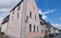 03 Außenansicht Straßenseite mit getrepptem Giebel