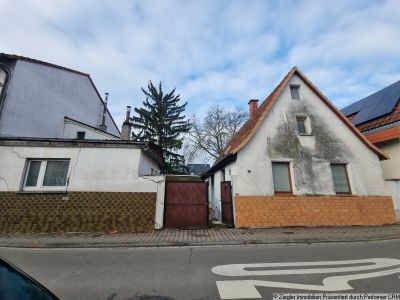 Sonniges Abrissgrundstück mit viel Potential in ruhiger Lage von Brühl - 00004049